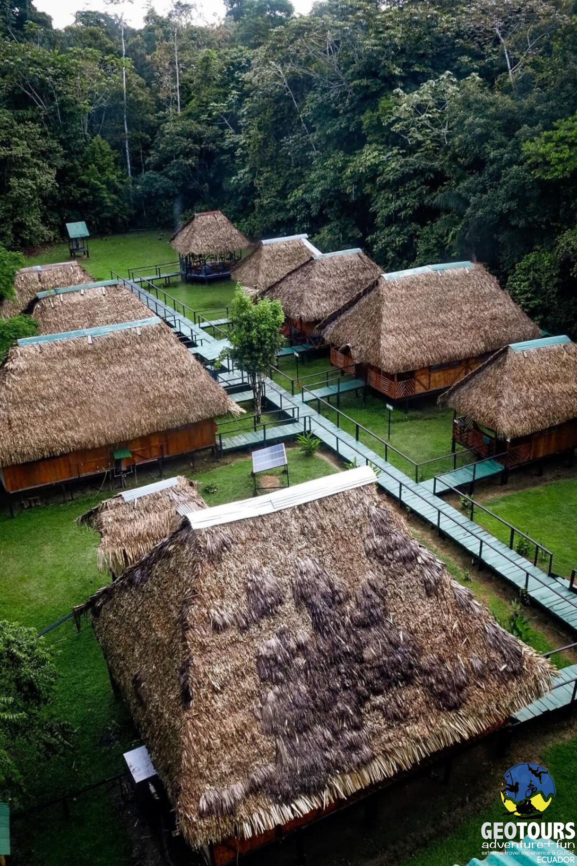 Round Trip Ecuador 10 Días: Explora Quito, Aventura en Baños y la Reserva Amazónica de Cuyabeno